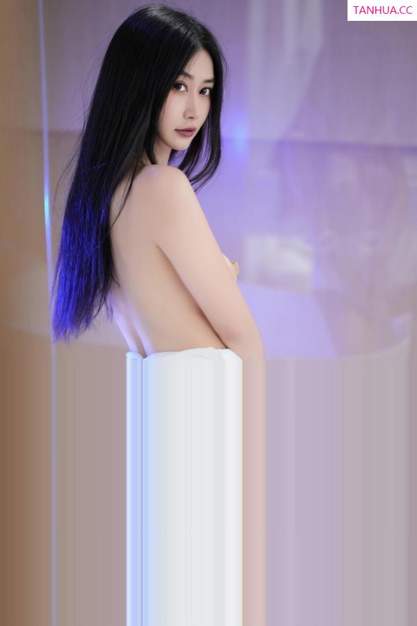 laura阿姣  [XiuRen]高清写真图 2023.09.27 No.7447 laura阿姣 丰腴美腿第52张图片